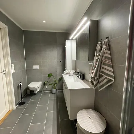 Strandhus I Idylliske Omgivelser 民宿 *